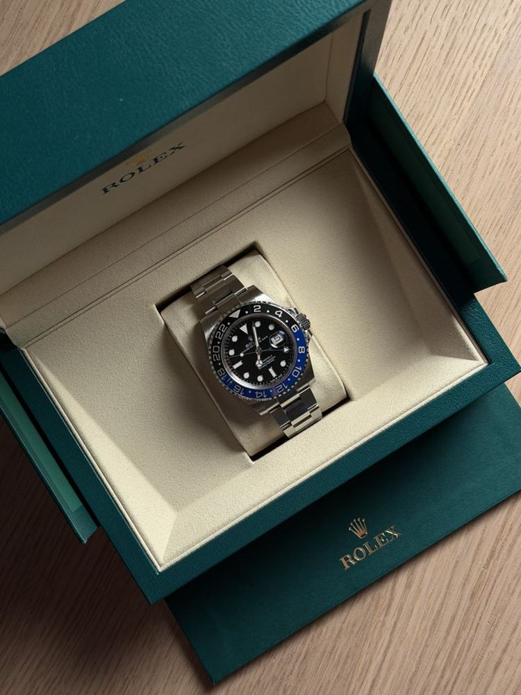 Montre bracelet acier dans son écrin vert